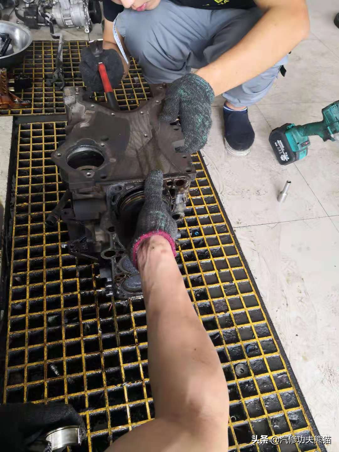 奥迪a6l烧机油1000公里烧多少正常,老a6l烧机油严重