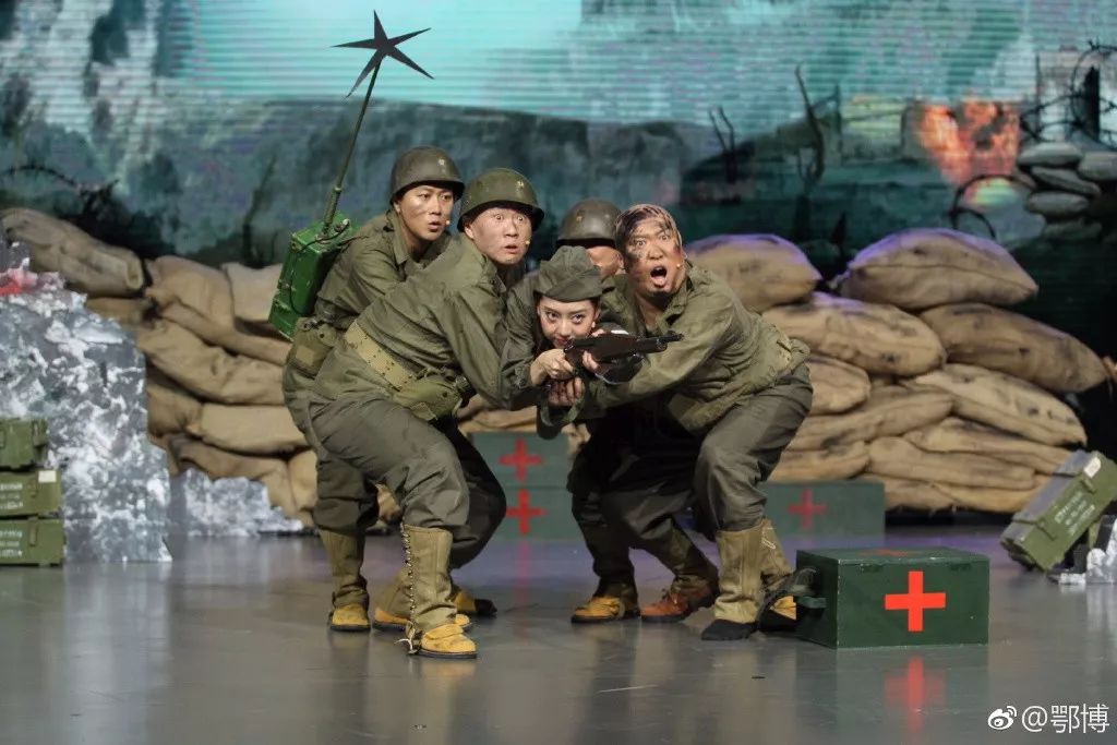 长得不美又没名气，她怎么就成了新任“星女郎”？