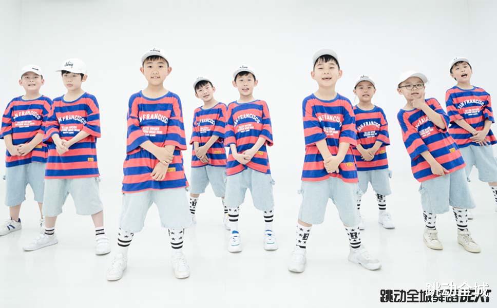 街舞新手学习,街舞初学者什么动作比较适合