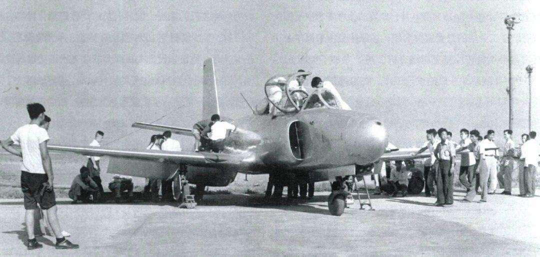 洪都航空军工教练机,我国k8教练机