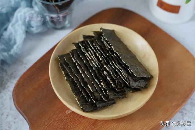 教你做网红零食海苔夹心脆，酥脆好吃不粘牙，酱汁的做法是关键