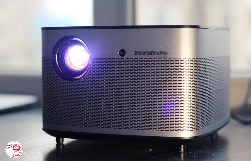 投影仪看电影就是噱头,液晶电视和投影仪看电影哪个好