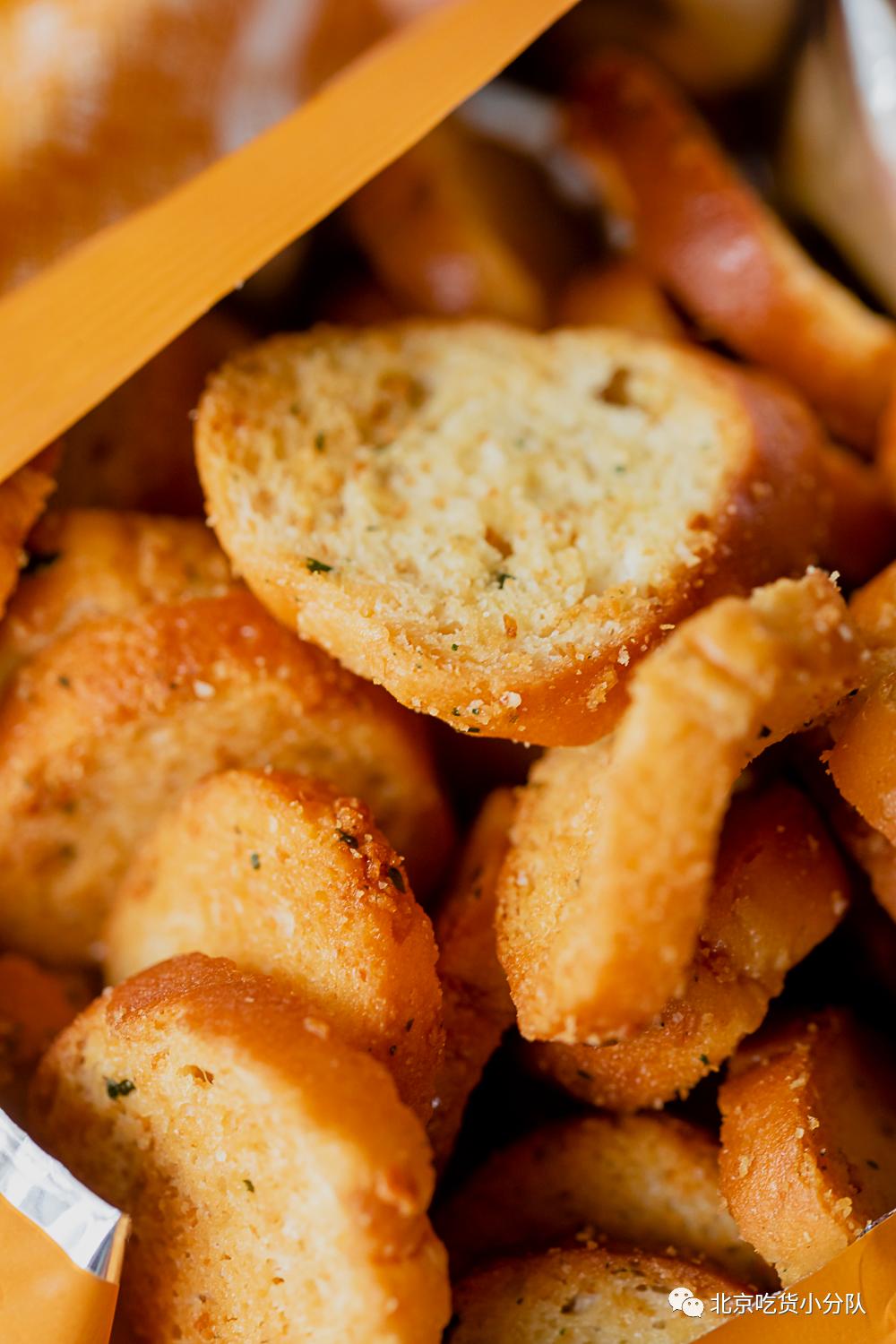 这届年轻人都在偷偷买什么零食,年轻人必买的零食