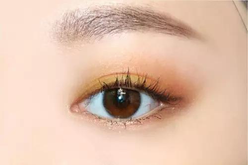 亮色眼影颜色搭配和画法美炸天,眼影画法新手亮色系列