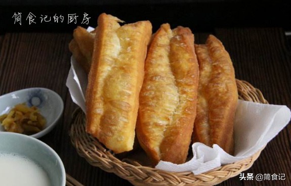 炸油条好吃真正的秘方,半小时快速炸油条的方法和配方