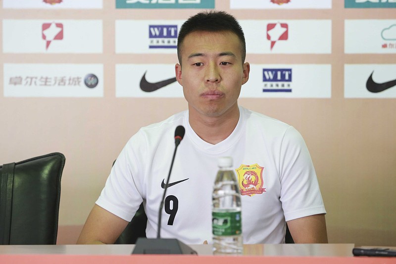 昔日中超悍将已一年无球可踢河南建业生涯成他最高光时刻