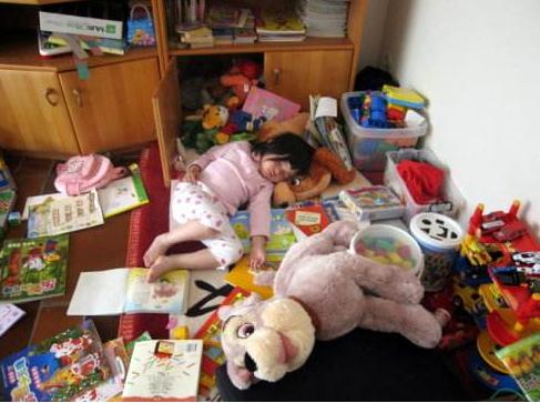 2岁外孙误食502胶水,姥姥的聪明做法,连医生也为她点赞