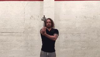 卧推怎么调整手腕,做卧推手腕疼怎么办