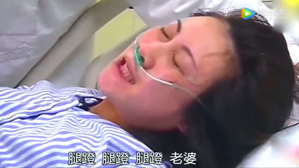 4分钟顺产视频曝光，丈夫的反应让人沉默：女人是在用命生孩子
