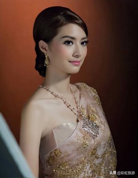 泰国的民族服装是怎么样的,泰国传统服装泰服