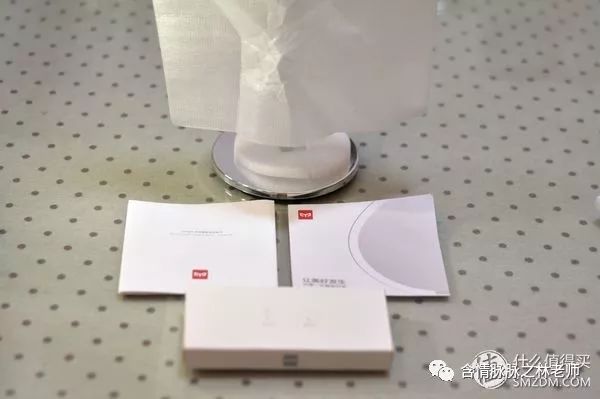 yeelight便携式美妆镜,yeelight手持式便携化妆镜