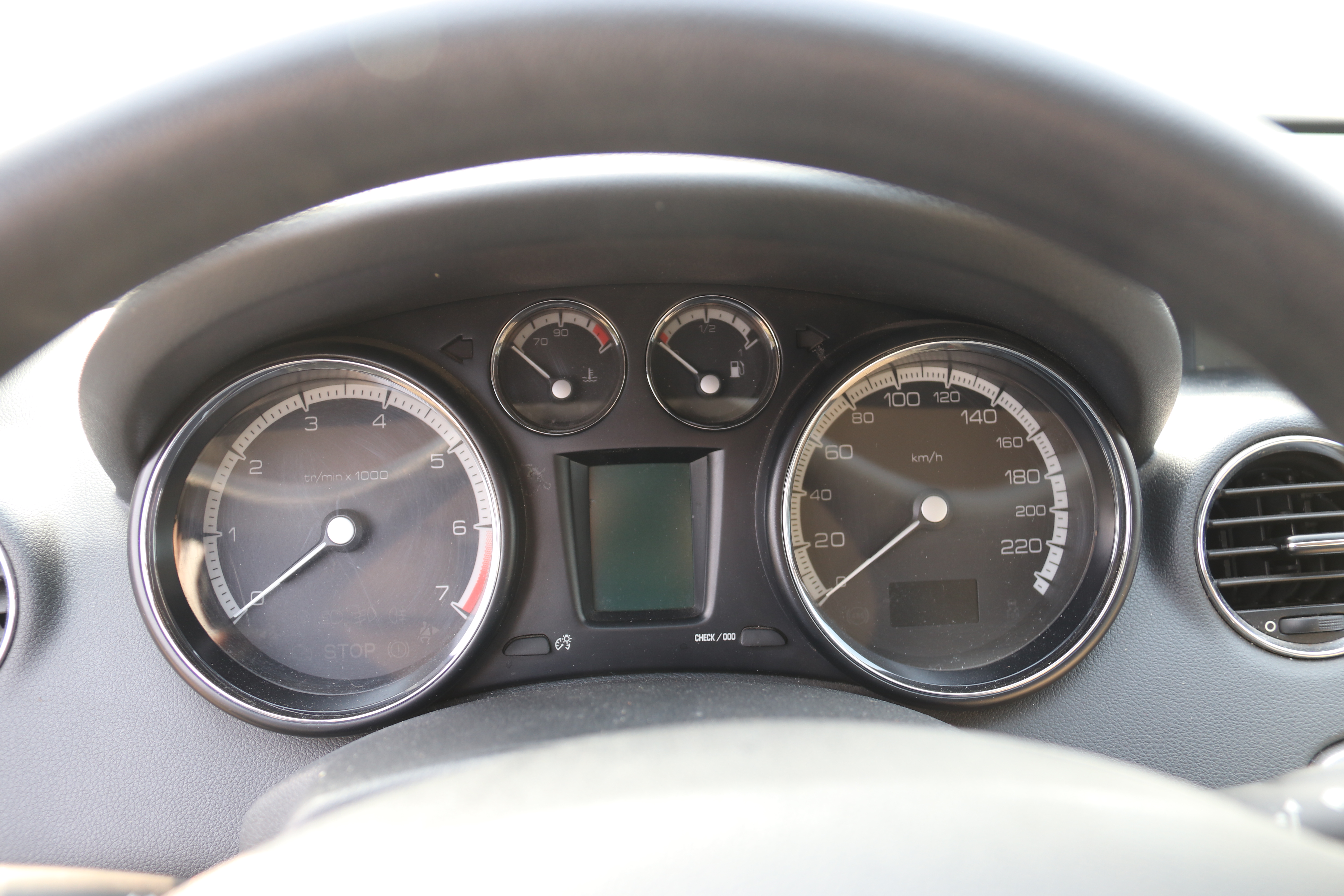 哪辆法系车最具性价比,十五万落地法系车哪款质量最好