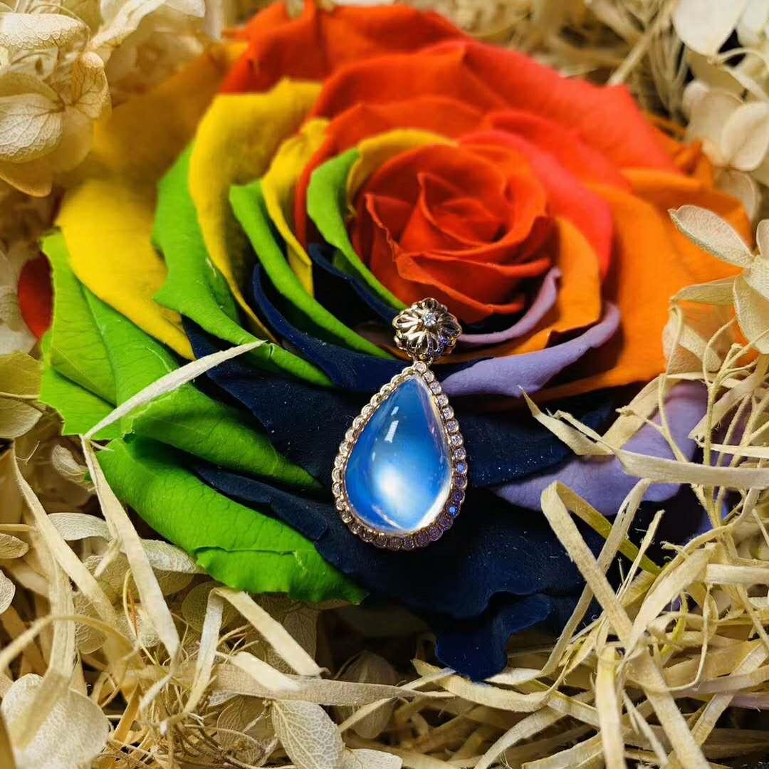 什么石头又便宜晚上又会发光的,最便宜的有光泽的石头