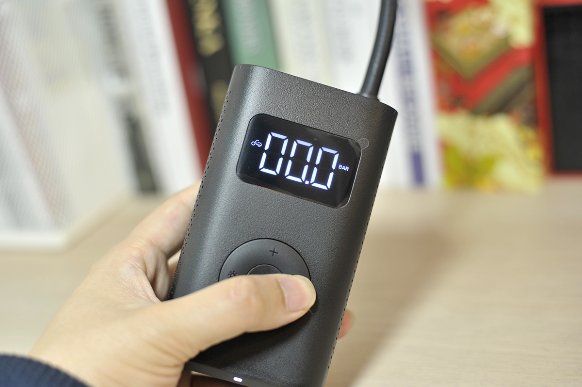 有车一族的新式*器武**，米家新推内置电池，不需另外接电的充气宝