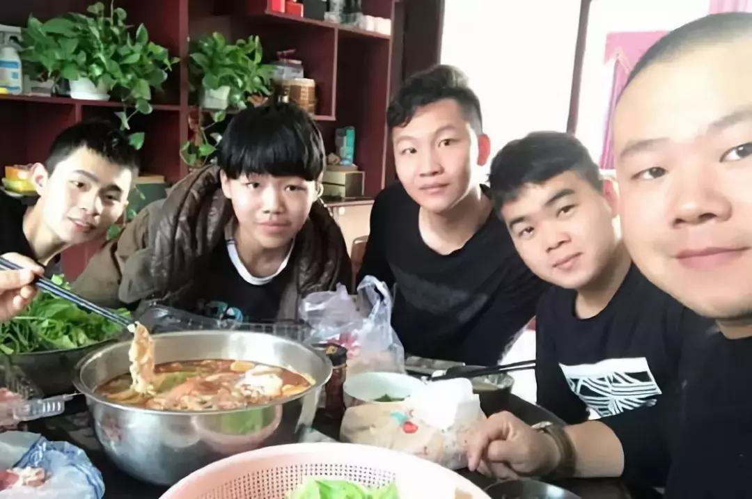 郭德纲说岳云鹏14年前最红,那一年岳云鹏14岁郭德纲26岁