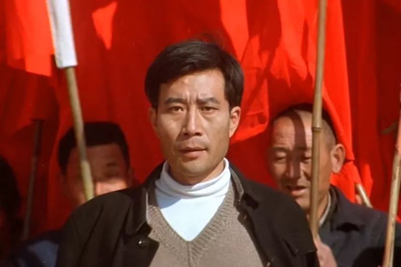 横跨57年,这2部电影3个山东男人,凭什么惹哭了3代中国人?