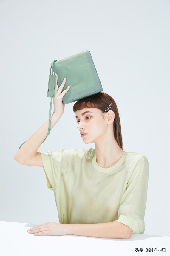 小ck最值得入手的包2023,值得入手的小ck经典款