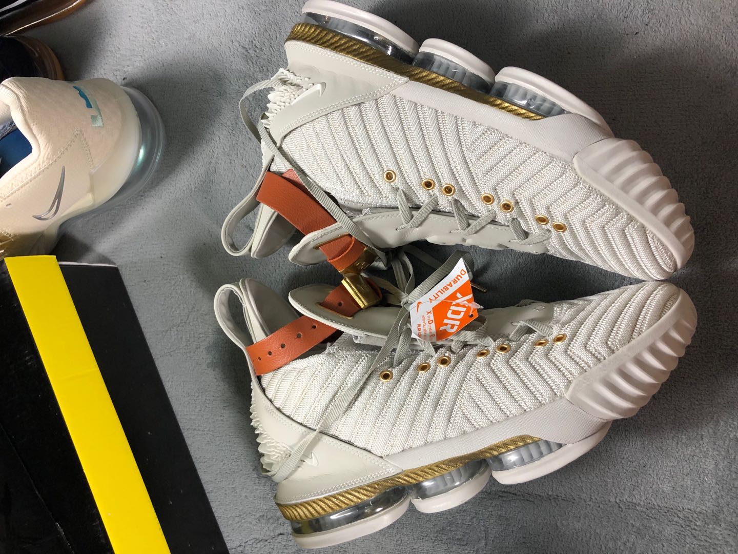 nikelebron16鸳鸯配色,nikelebron16low紫色测评