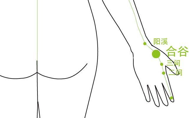 唇舌呈紫蓝色是什么原因,唇舌紫暗是怎么回事