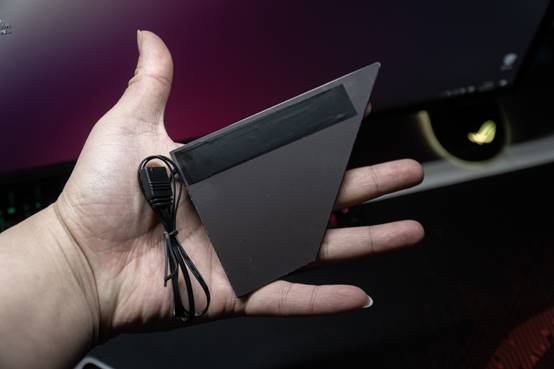 rogstrix雷鹰850g测评,rogstrix雷鹰550w