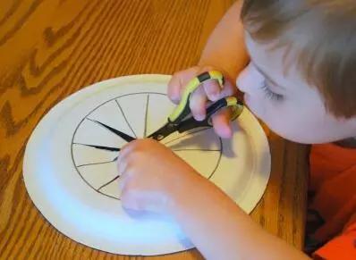 让小孩每天坚持做三件小事,一招让孩子心灵手巧