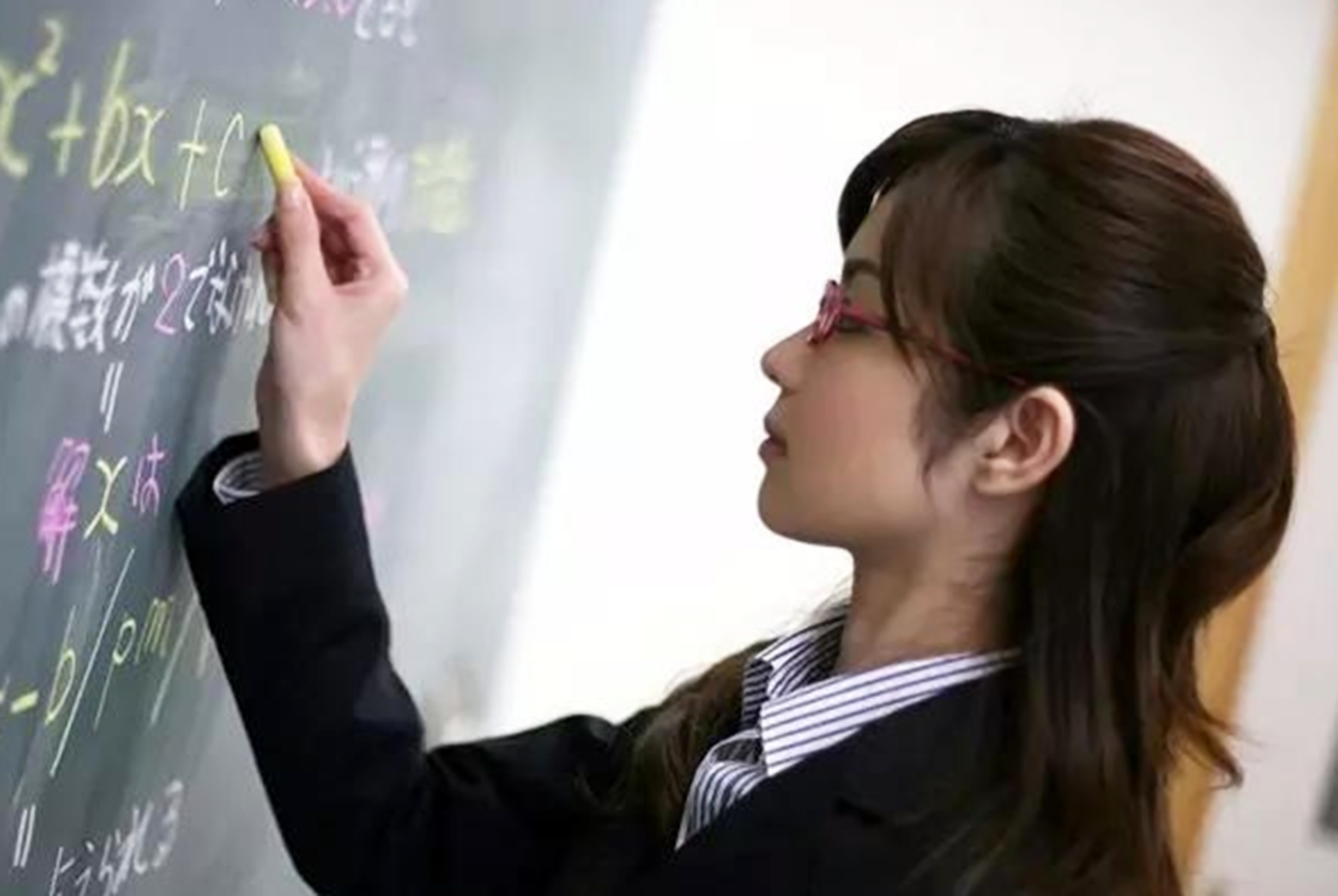 文科女生适合报考的211大学及专业,400分文科女生前景最好的十大专业