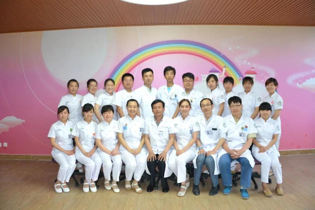 聊城市紧急救治,聊城市120救护车救病人视频