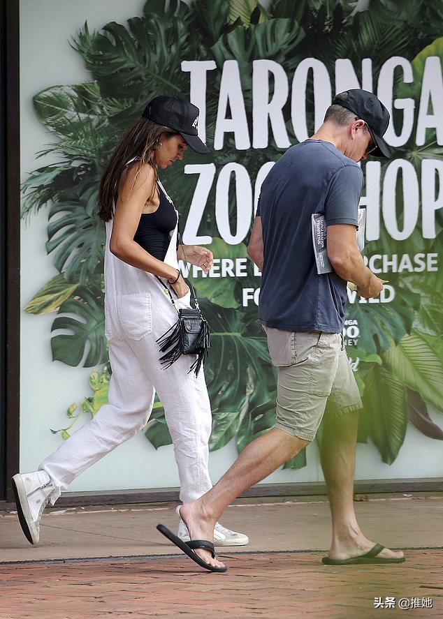 马特达蒙携妻参加威尼斯电影节,马特达蒙全家