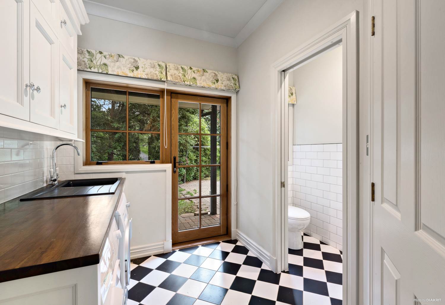 买房送劳斯莱斯,十亿豪宅送劳斯莱斯