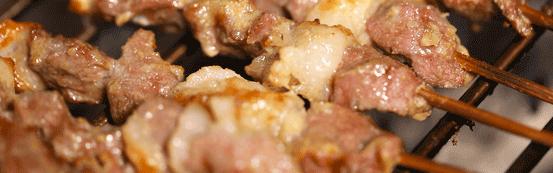 人气爆红的烧烤场，藏在了650㎡的校园课室里