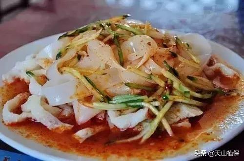 水晶凉皮和绿豆凉皮子的做法,家常凉皮的制作方法新疆