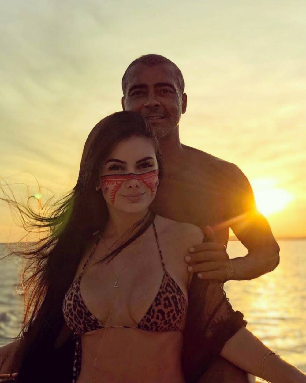 阅女无数！53岁巴西独狼晒新恋情女友只有22岁！他还睡过变性人