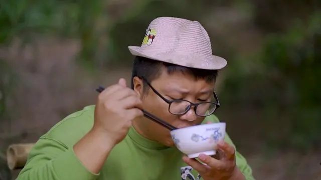 在央视露脸、被1300万人关注的90后小伙：几年前，我还在仓库干活