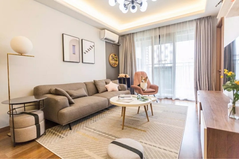 每天被楼上尖的声音吵醒,凌晨被楼上高跟鞋吵醒邻居