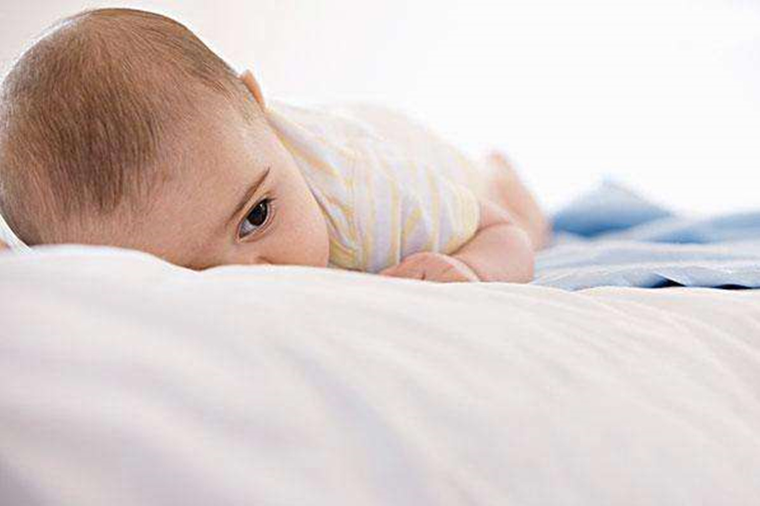 宝宝未按时添加辅食有什么影响,太早喂辅食会影响宝宝发育吗