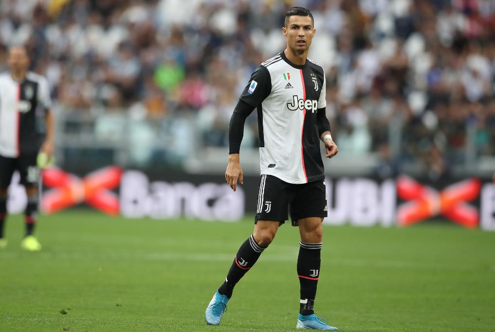 国际巨星!C罗每条动态能赚78万英镑,一年比梅西多收入2000万