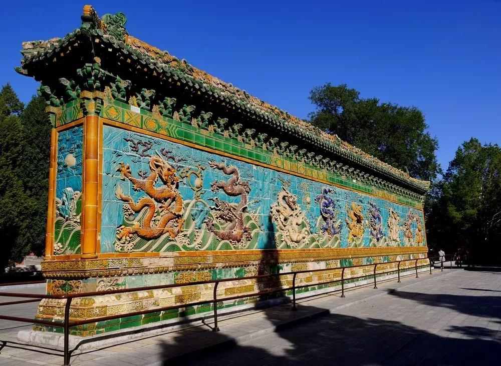 白釉绿彩瓷器发展历史,新三彩瓷器