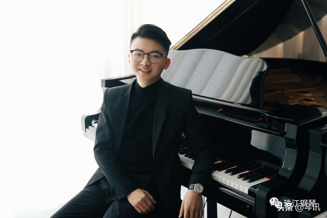 2月24日晚20:30，恺撒堡特邀艺术家梁国荣抖音直播公开课约定您