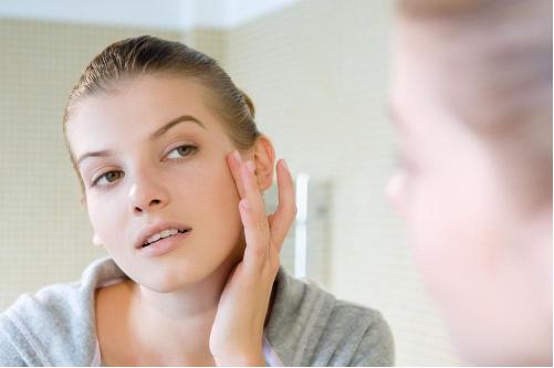 为什么我用了烟酰胺会长毛,用含有烟酰胺的身体乳会长毛吗