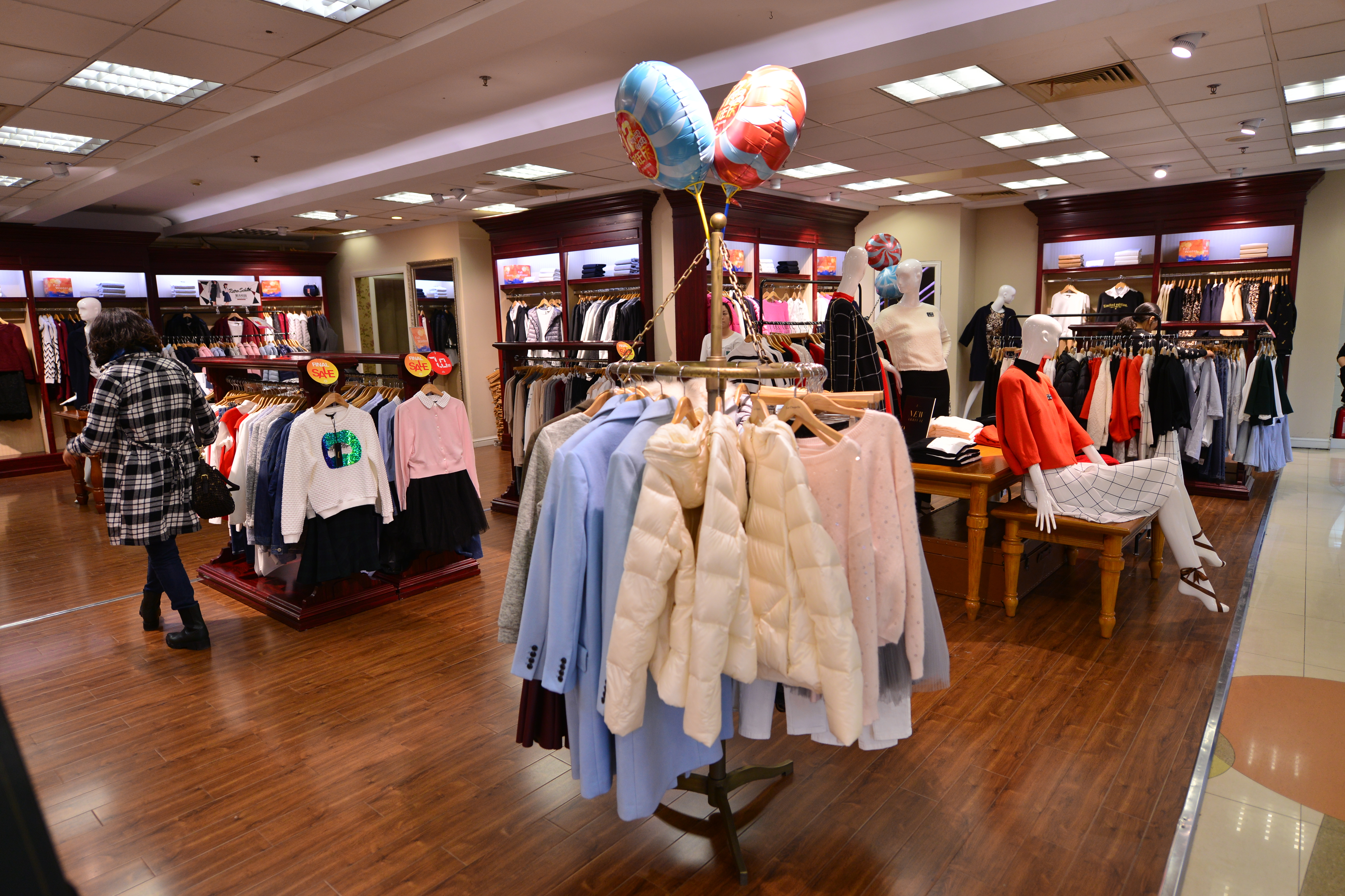 关店200家巨额亏损的原因,关店亏损百亿是真的吗