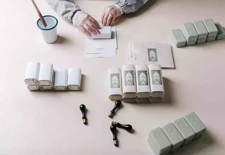 时髦精の恋物癖：易拉罐香水、玳瑁牙刷、“爱马仕”香氛...