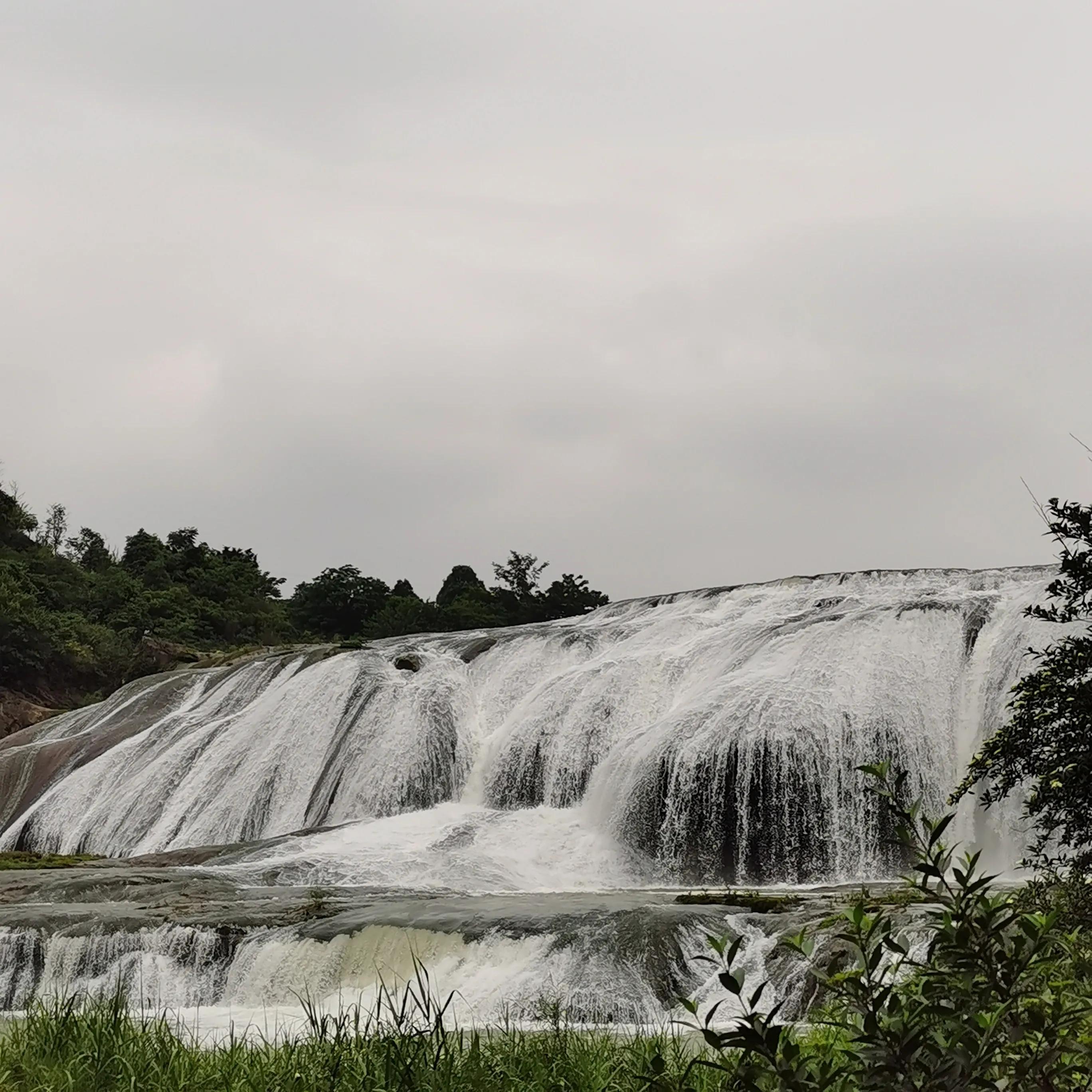 向南方和向北方,登上山顶看美景贵州黄果树瀑布