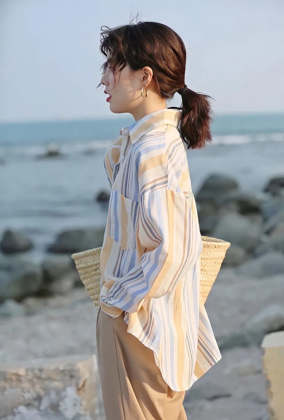 学生党适合在校服里穿的衬衫,适合学生党穿在校服里的衬衫