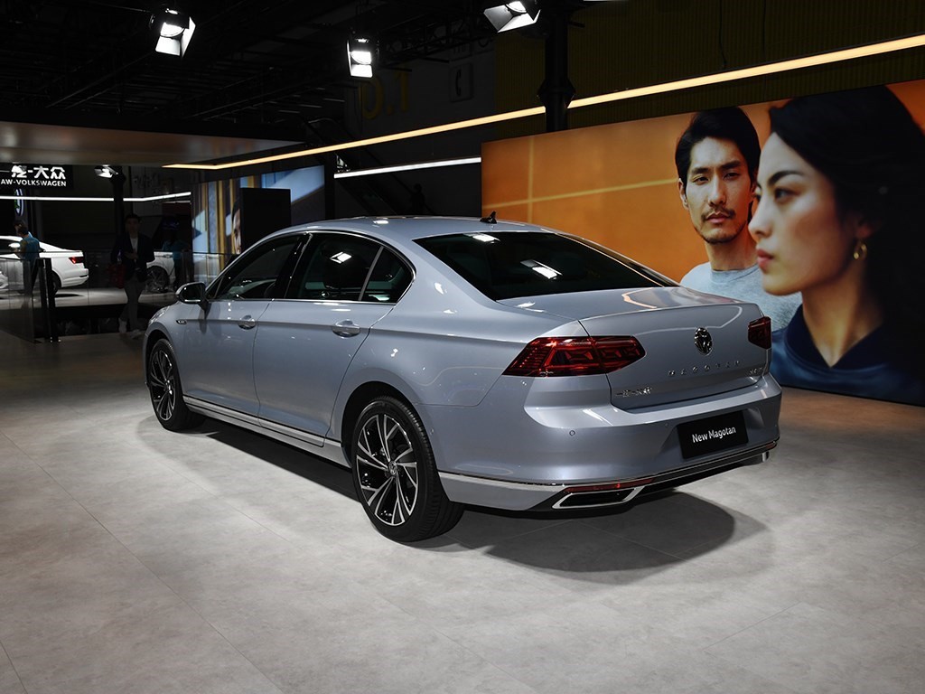 迈腾2.0t加速测试,迈腾2.0T百公里加速多少秒