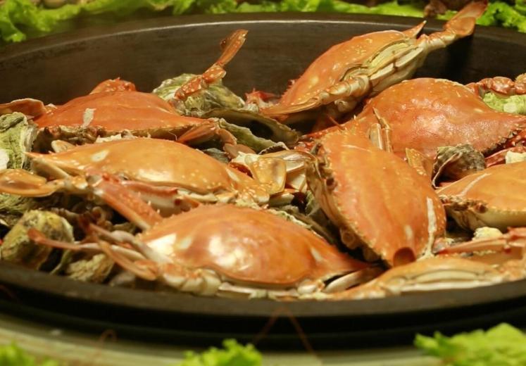螃蟹是用凉水蒸还是用热水蒸的,螃蟹要凉水蒸还是热水蒸比较好