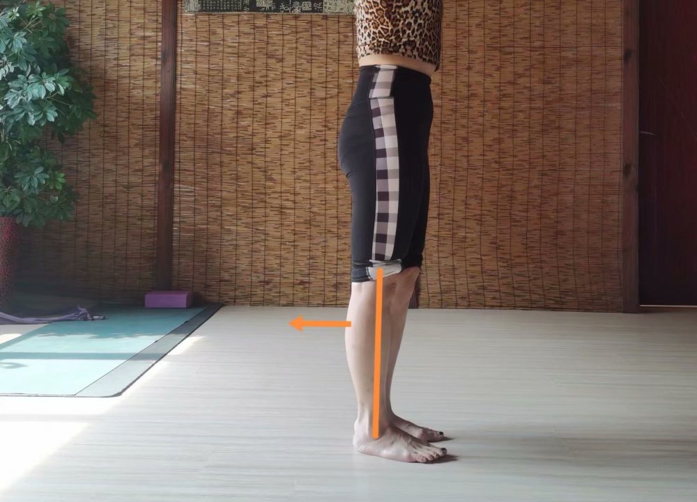 小腿外翻膝超伸如何改善,单侧膝超伸导致腿短一点