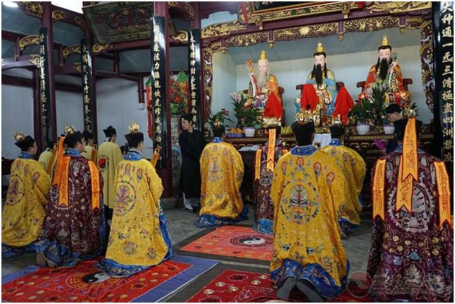 上香为什么不能烧三支香,烧香为什么要烧三支