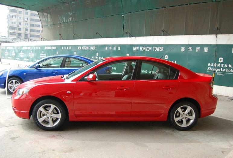 不多见的进口车品牌,老马自达3两厢2.0