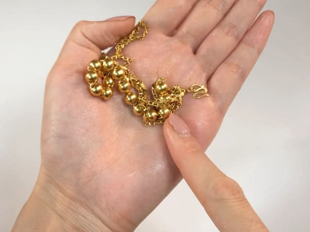 金首饰戴久了发黑没光泽，加点“便宜货”一刷，和新的一样光亮！