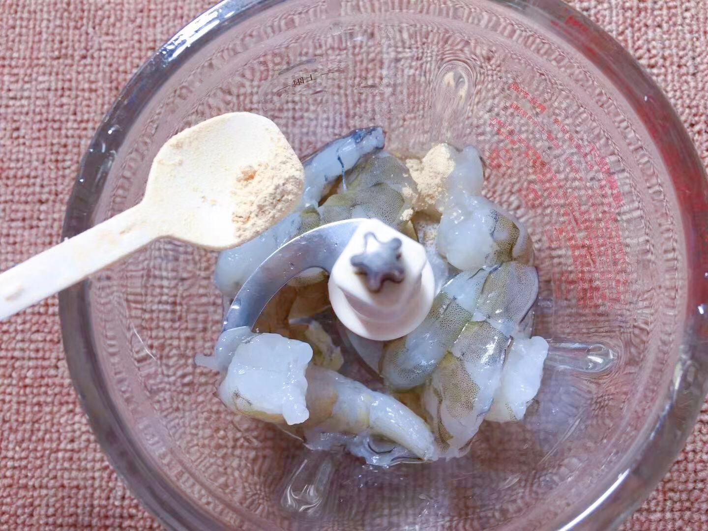 做好后瞬间就被娃爸抢走好几个，快收下这亲妈牌虾丸做法